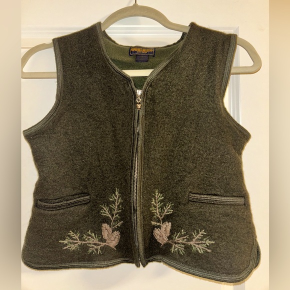 Vintage Woolrich Sweater Vest Women’s Small Green Acorn Pine Wool Dark Loden - Picture 1 of 3